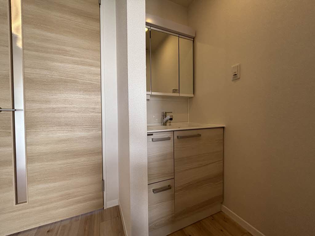 ドミール谷口　Ｂ棟　＊＊ B0101号-5