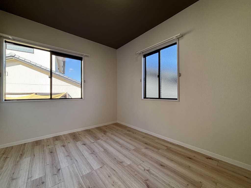 ドミール谷口　Ｂ棟　＊＊ B0101号-8