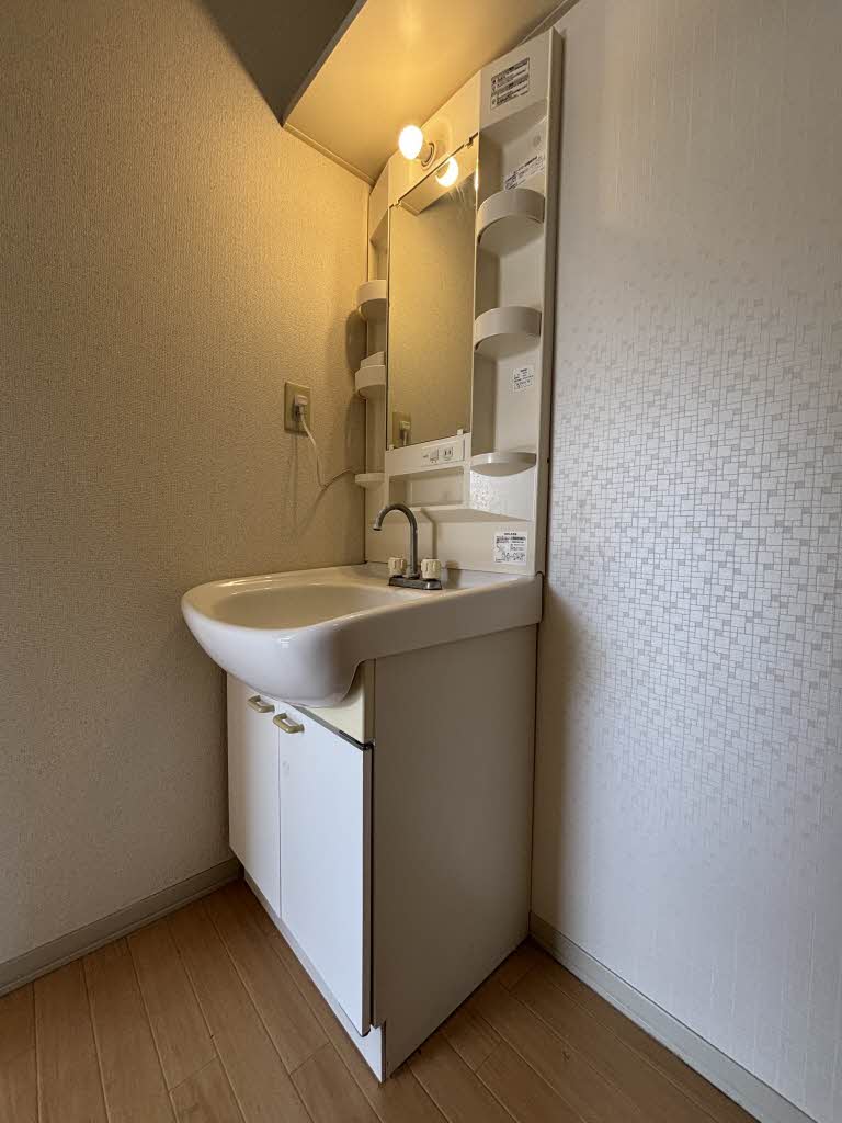 エスポワール吉田　Ｂ棟　＊＊ B0102号-5