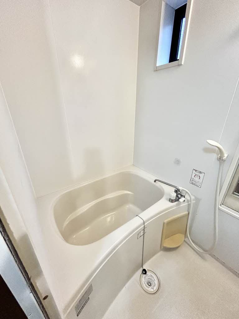 アクィール　＊＊ A0102号-8