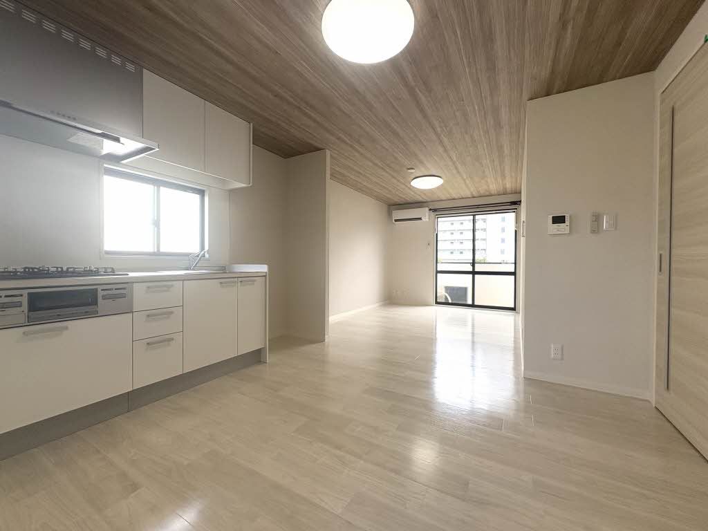 クレストコート　Ａ棟　＊＊ A0202号-2