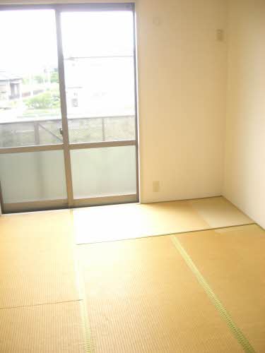 ファミールJ Ⅰ棟 *♯ A0202号-3