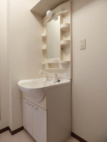 プロフィット天神　Ｃ棟　＊＊ C0201号-5