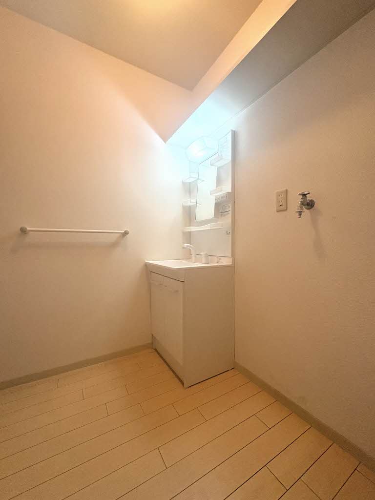 アヴェニール・アージュ　Ｄ棟　＊＊ D0201号-5