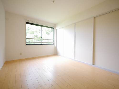 ヴィラ・サンロイヤル E棟 * E0201号-3