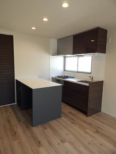 リビングウィン　＊＊ A0201号-2