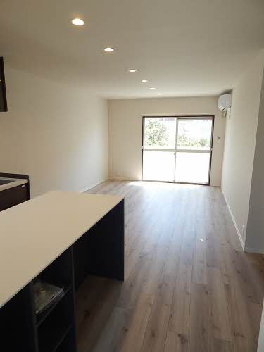 リビングウィン　＊＊ A0201号-3