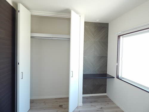 リビングウィン　＊＊ A0201号-8