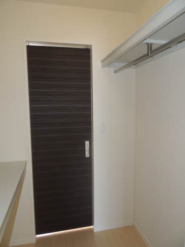 エステートＳＡＫＵＲＡ　Ｒ＆Ｃ　Ｒ棟　＊＊ R0201号-8