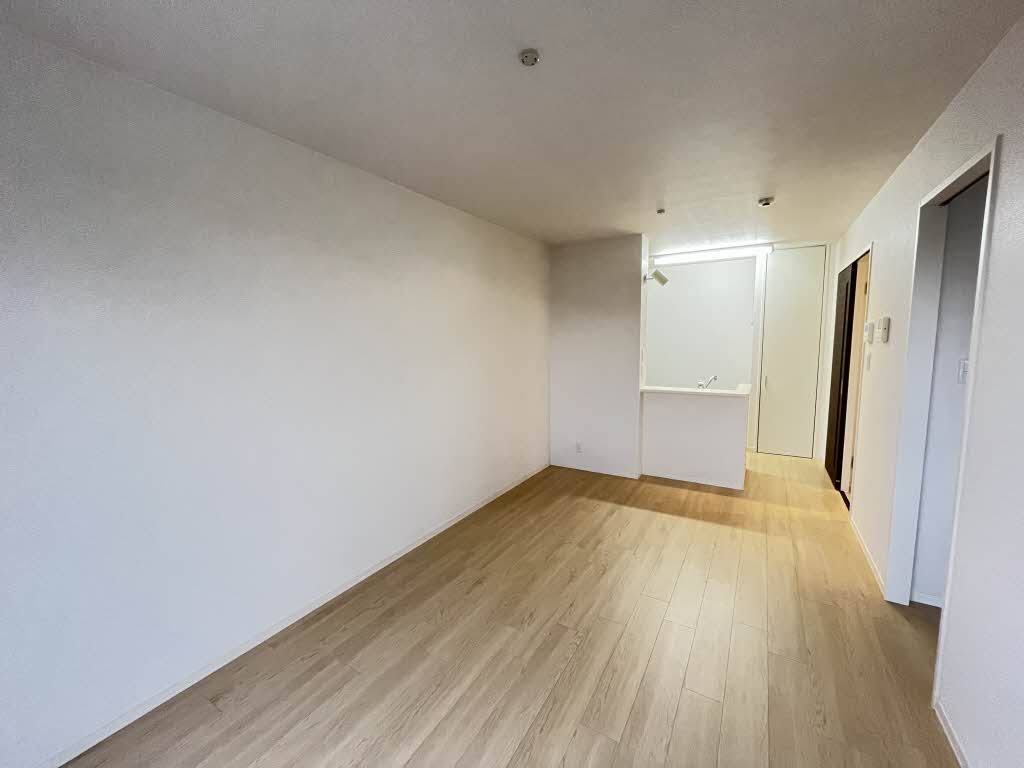 フォレストグリーン名島　Ｃ棟　＊ C0201号-2