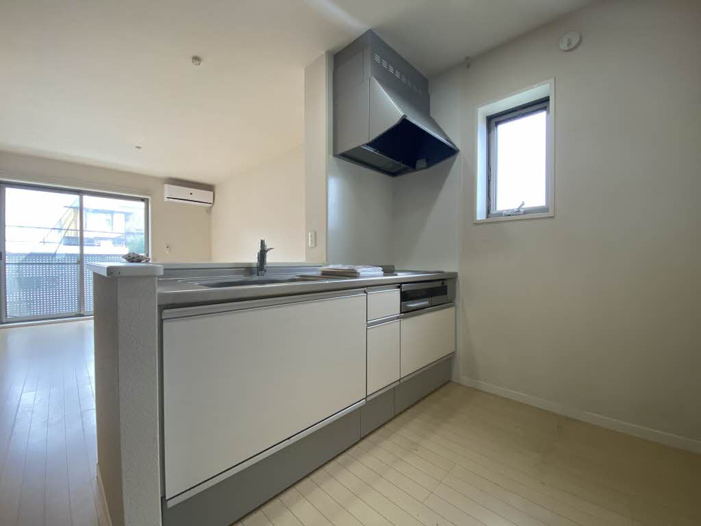 ラウンドシティ泉台　＊ A0302号-3