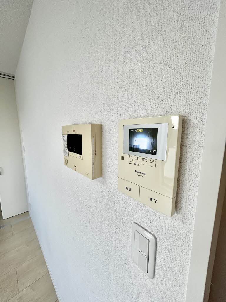 ラ・グルッラ　＊＊ A0302号-7