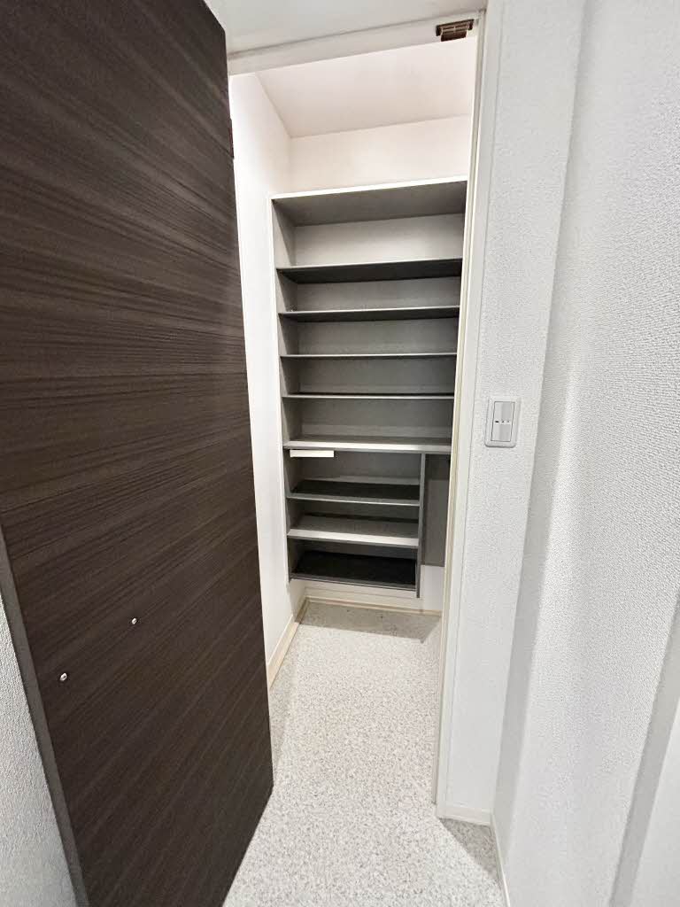 ラ・グルッラ　＊＊ A0302号-14