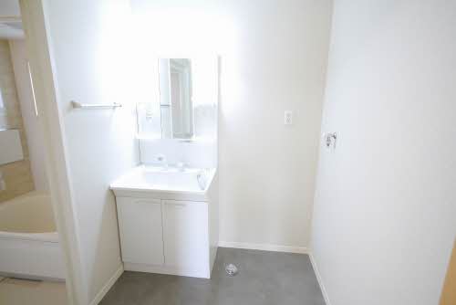 ＦＯＲＥＮＡ　Ｂ棟　＊＊ B0101号-4