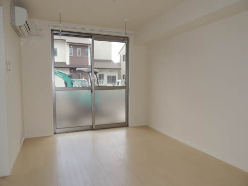 クレストールアベニュー　Ⅱ棟　＊＊ B0101号-2