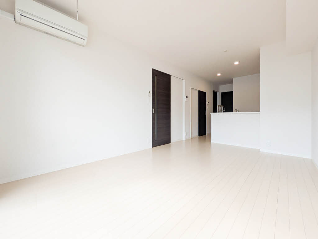 クレストールアベニュー　Ⅲ棟　＊＊ C0102号-2