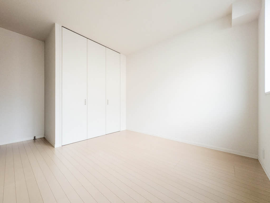 クレストールアベニュー　Ⅲ棟　＊＊ C0102号-4