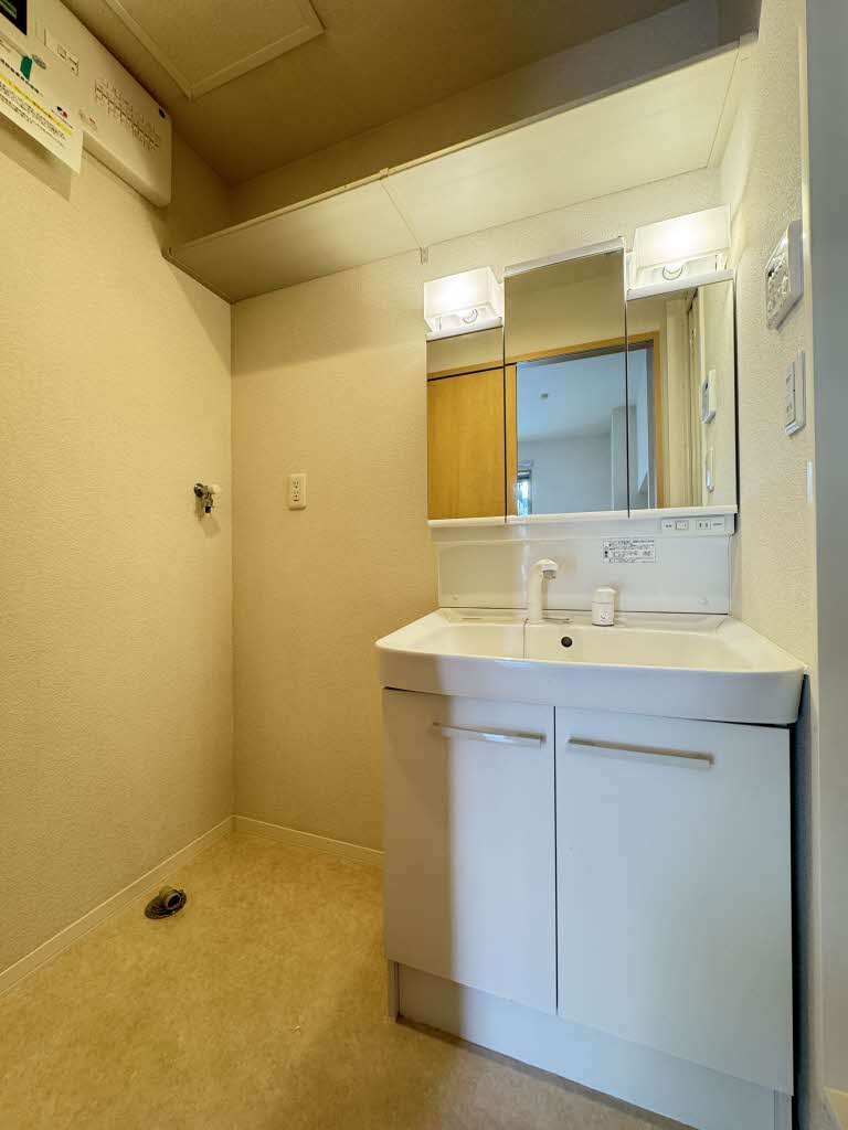 ヴィルヌーブ諏訪野　Ｉ棟　＊＊ I0302号-6