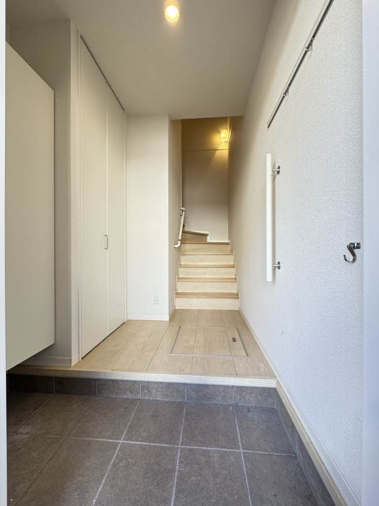 Ｆ・フラッツ鳥栖　Ｅ棟　＊ E0201号-11