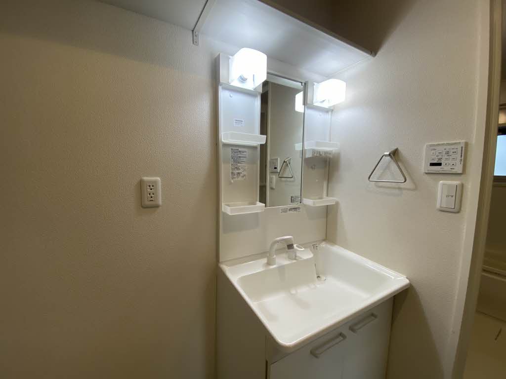 Ｅｌｅ－Ｇａｒｄｅｎ　Ｂ棟　＊ B0201号-5