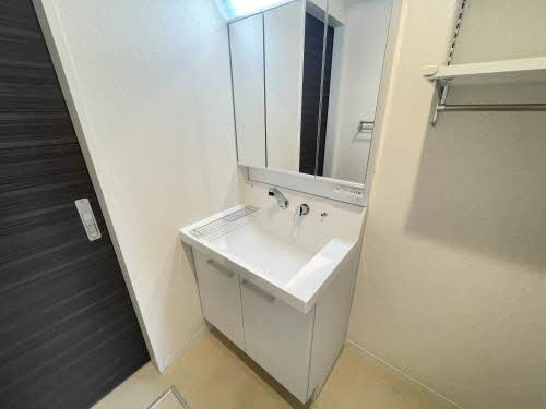 ラ・シャルール．　＊＊ A0103号-5