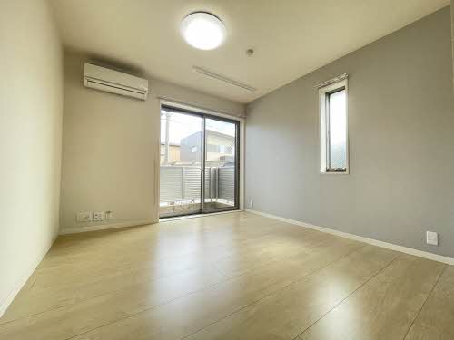 ラ・シャルール．　＊＊ A0103号-10