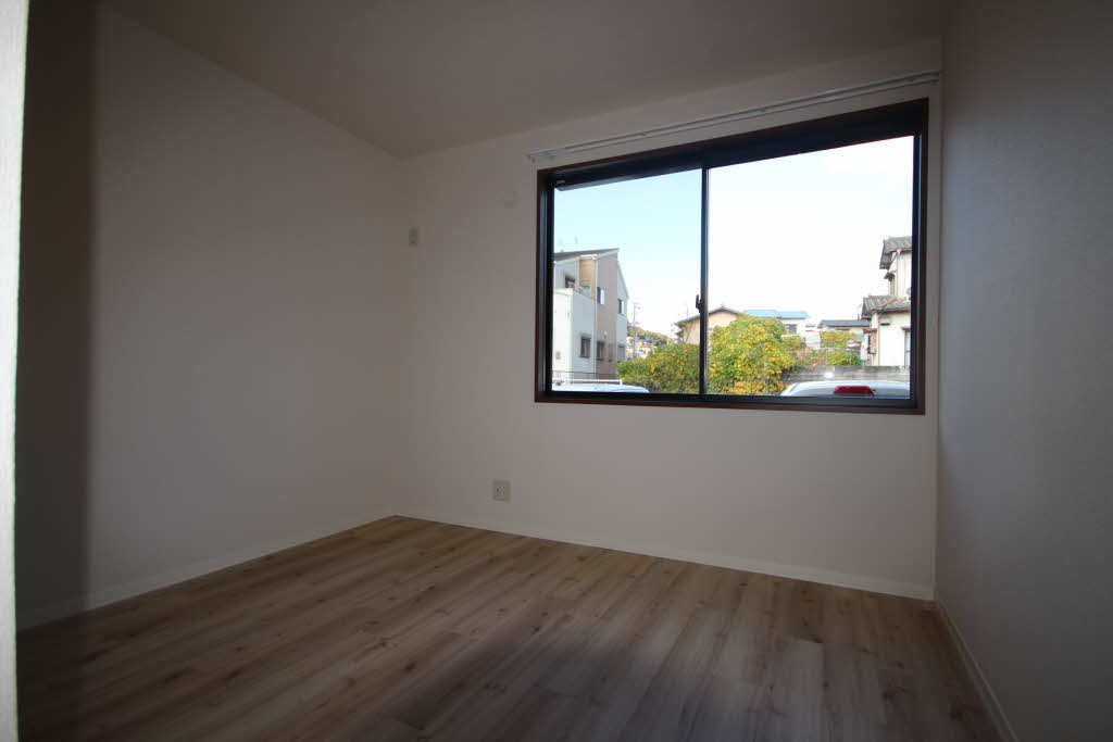 ディアスタウン　Ｂ棟　＊ B0102号-4