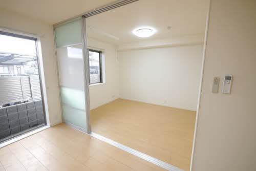 クアトロディーオガーデン　Ａ棟　＊＊ A0201号-3