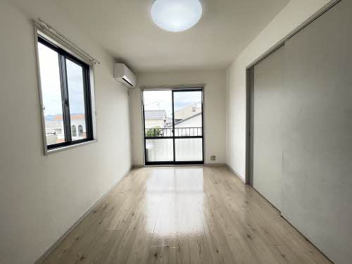 フレグランス　セナ　＊＊ A0202号-2