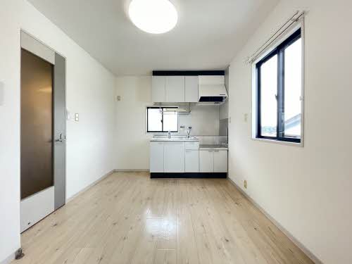 フレグランス　セナ　＊＊ A0202号-3