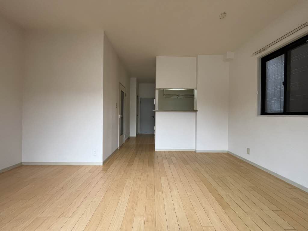 フィオーレⅡ　Ｃ棟　＊＊ C0102号-2