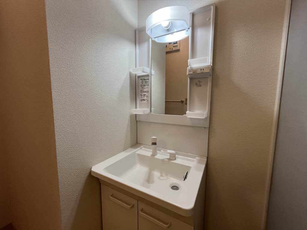 フィオーレⅡ　Ｃ棟　＊＊ C0102号-5