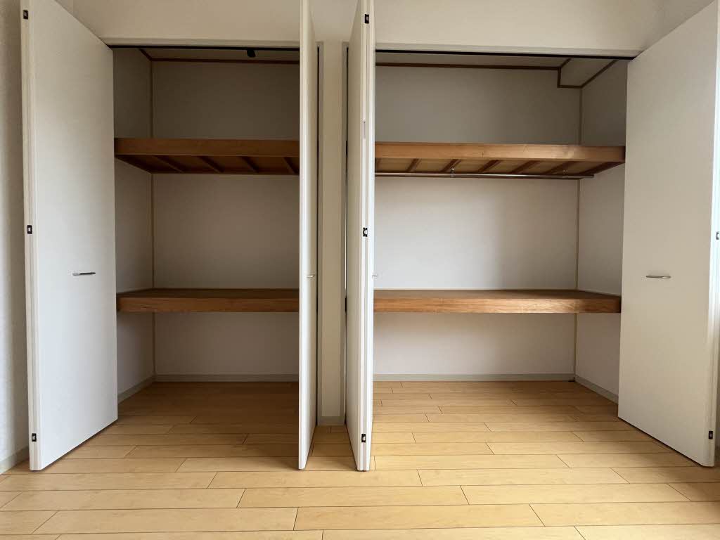 フィオーレⅡ　Ｃ棟　＊＊ C0102号-8