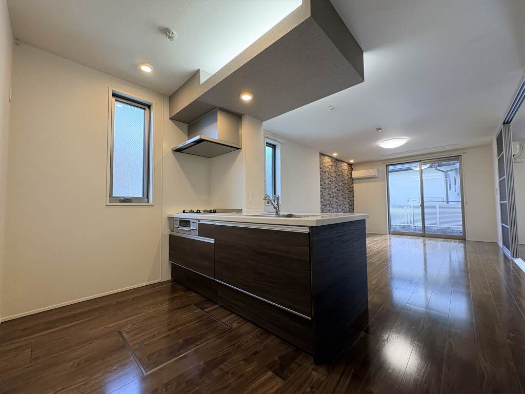 エヌ・ステータス国府 * A0104号-5