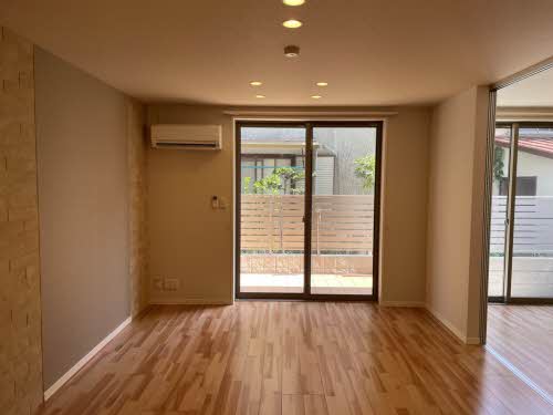 シャーメゾンローツェ国府　＊ A0101号-3