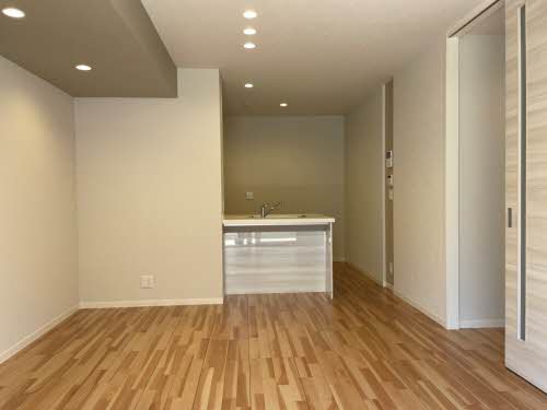 シャーメゾンローツェ国府　＊ A0102号-2