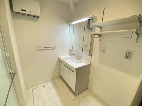 ＡＬＳＴＲＯＭＥＲＩＡ　＊ A0102号-8