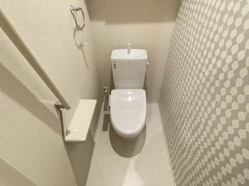 ファミリア新屋敷　＊＊ A0102号-8