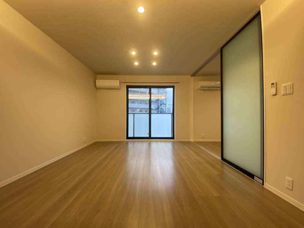 ＳｈａＭａｉｓｏｎ　Ｒｉｔｚ　＊＊ A0302号-2