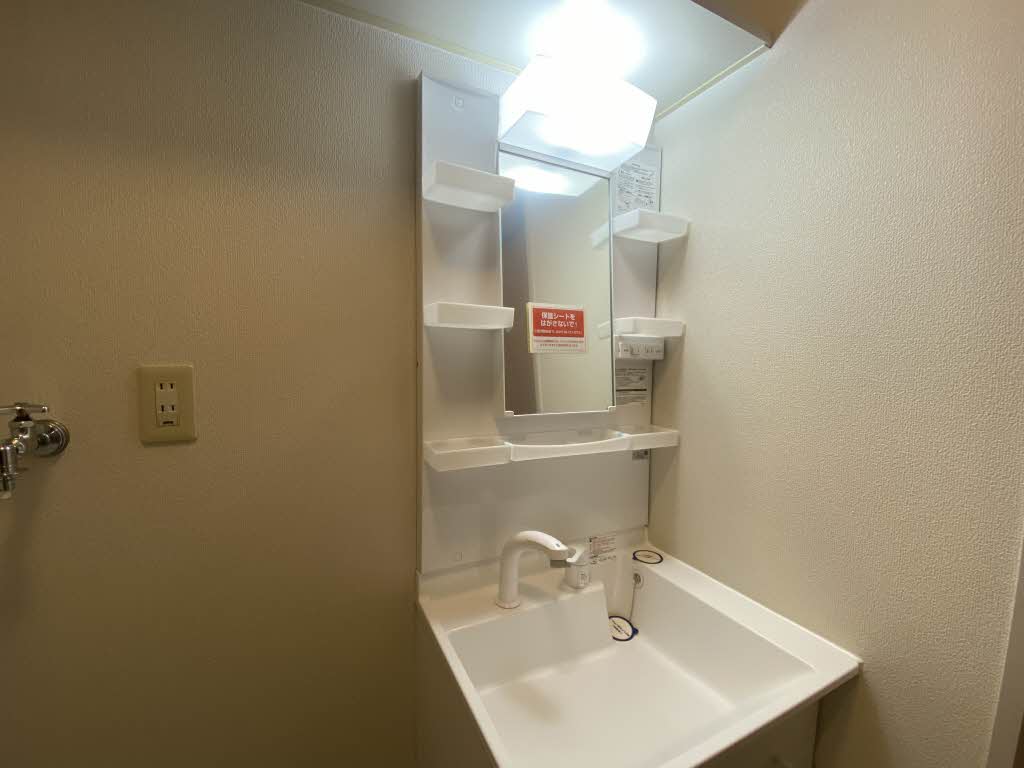 ロードサイド到津　Ｂ棟　＊＊ B0102号-5