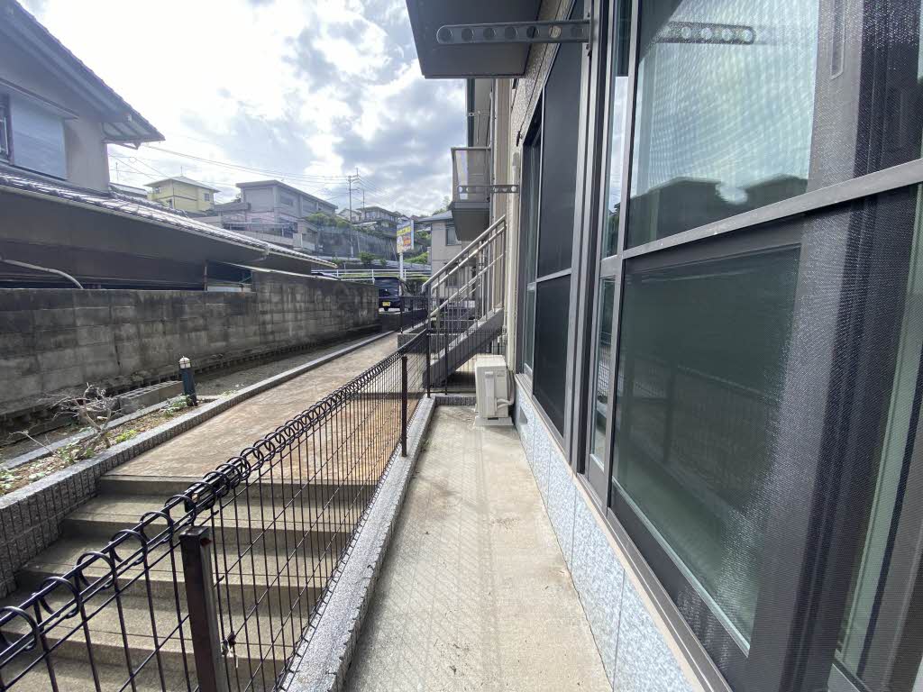 ロードサイド到津　Ｂ棟　＊＊ B0102号-13