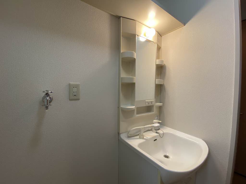 ロードサイド到津　Ｂ棟　＊＊ B0202号-5