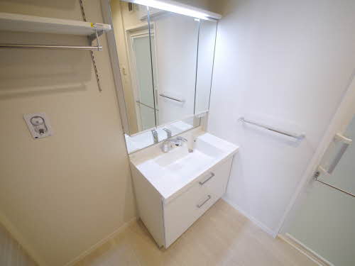 シャーメゾンステージ新成 ** A0303号-6