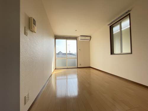 クレース・モール　Ａ棟　＊＊ A0202号-2