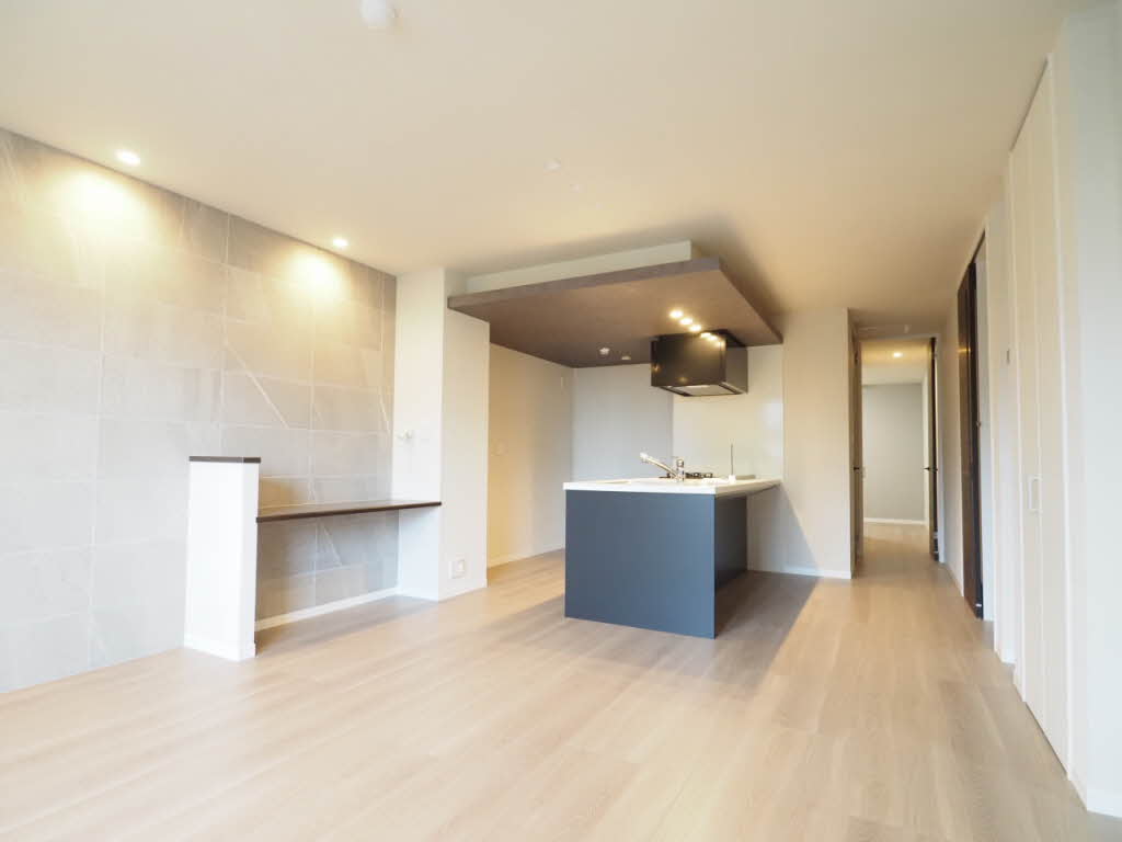 シャーメゾン春日** A0101号-2