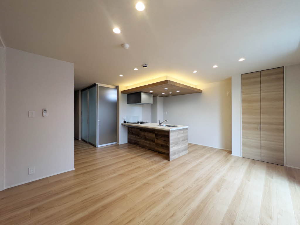 Ｒｅｆｉａｎｔ東谷山 A0201号-2