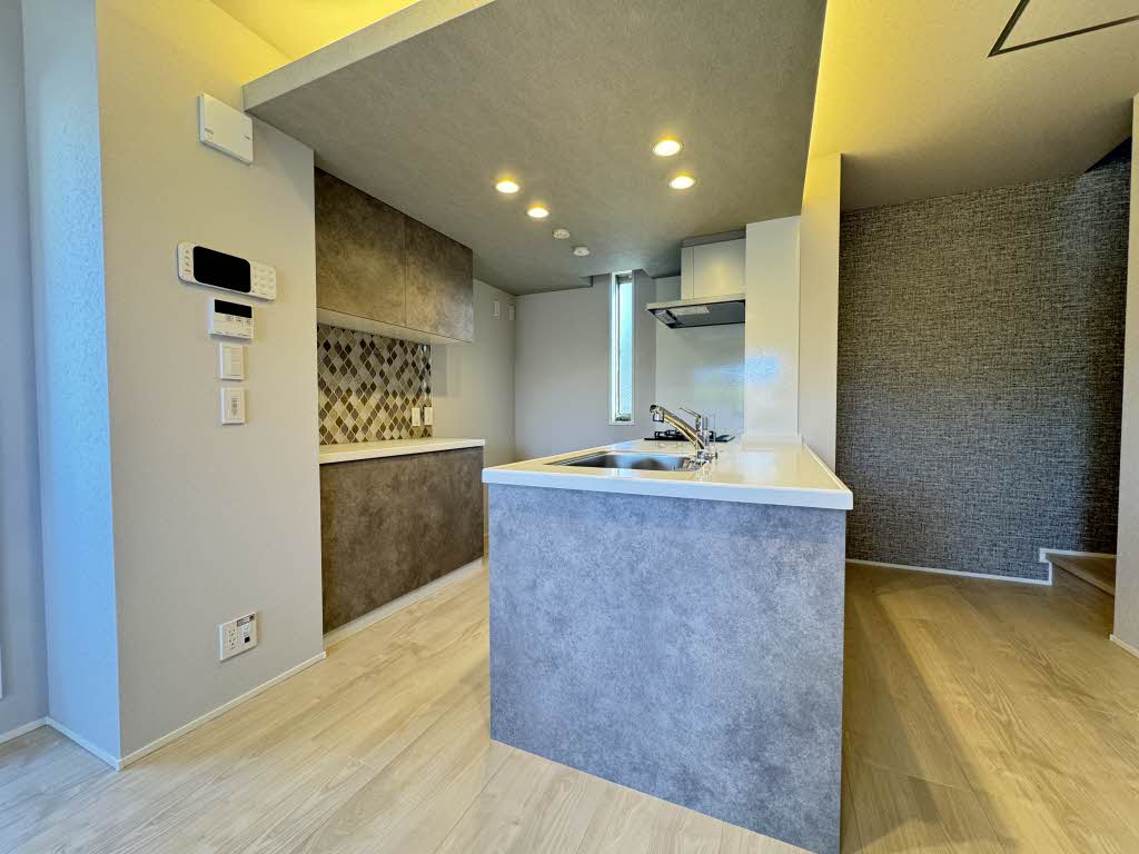 シャーメゾンハマヴィラガーデン警固 A0202号-3