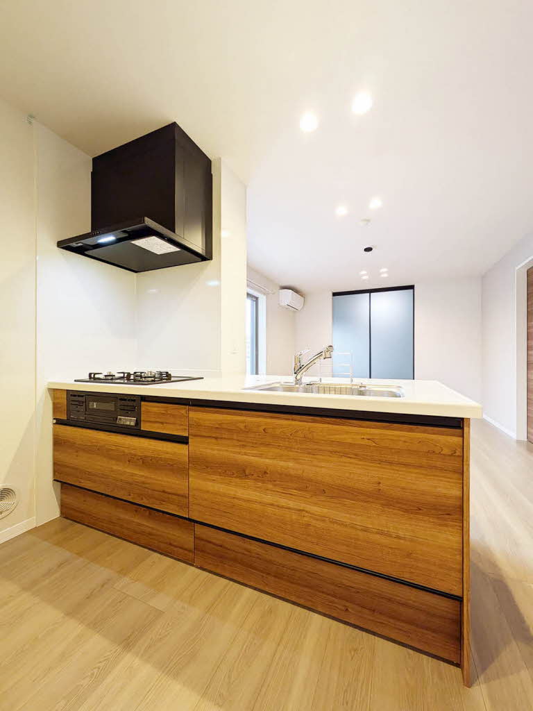 サン　ウィステリア A0202号-5