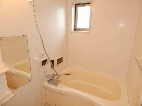 アンビシヨン　Ｂ棟　＊ B0102号-4