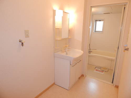 アンビシヨン　Ｂ棟　＊ B0102号-6